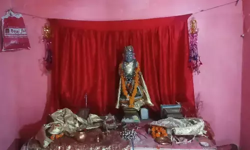 मंदिर का ताला तोड़कर कीमती धातु से निर्मित आठ प्रतिमायें हुईं चोरी