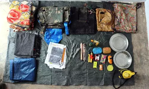 पुलिस ने बड़े पैमाने पर जब्त की नक्सली सामग्री