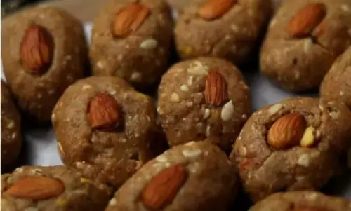 स्वाद और सेहत का परफेक्ट कॉम्बिनेशन है पंजाबी पिन्नी, यहां जानें आसान रेसिपी