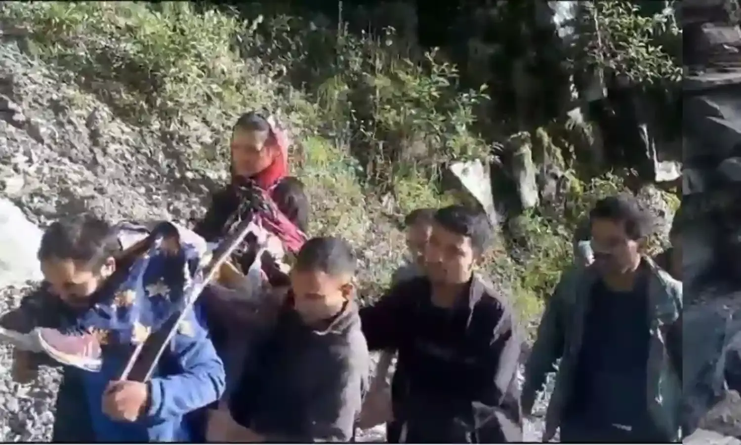 भारी बारिश से पहाड़ पर हालात भयावह
