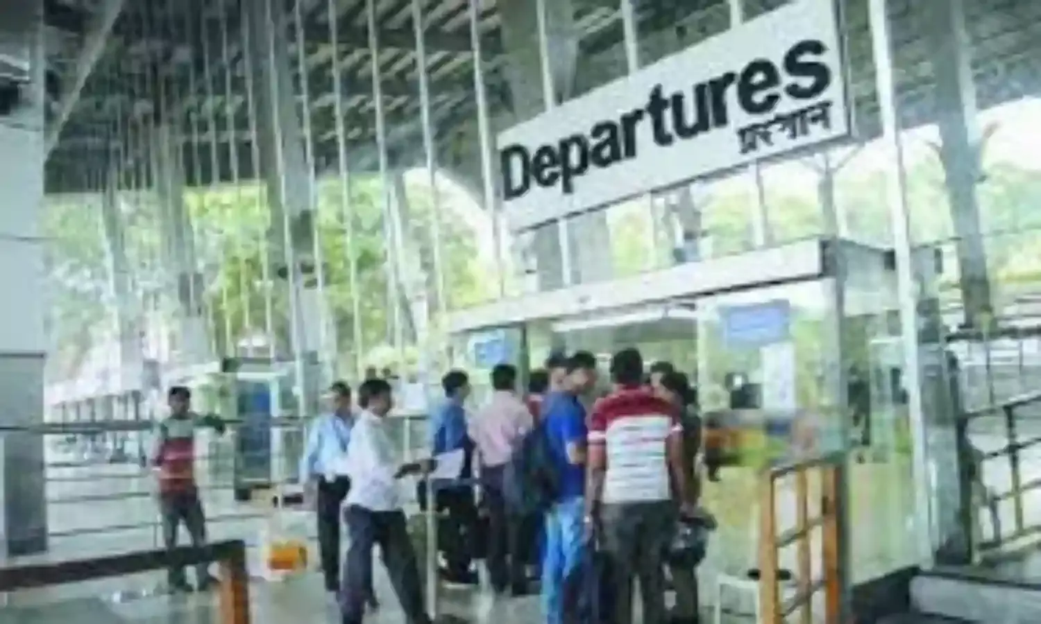 विमानतल पर लाखों का सोना जब्त