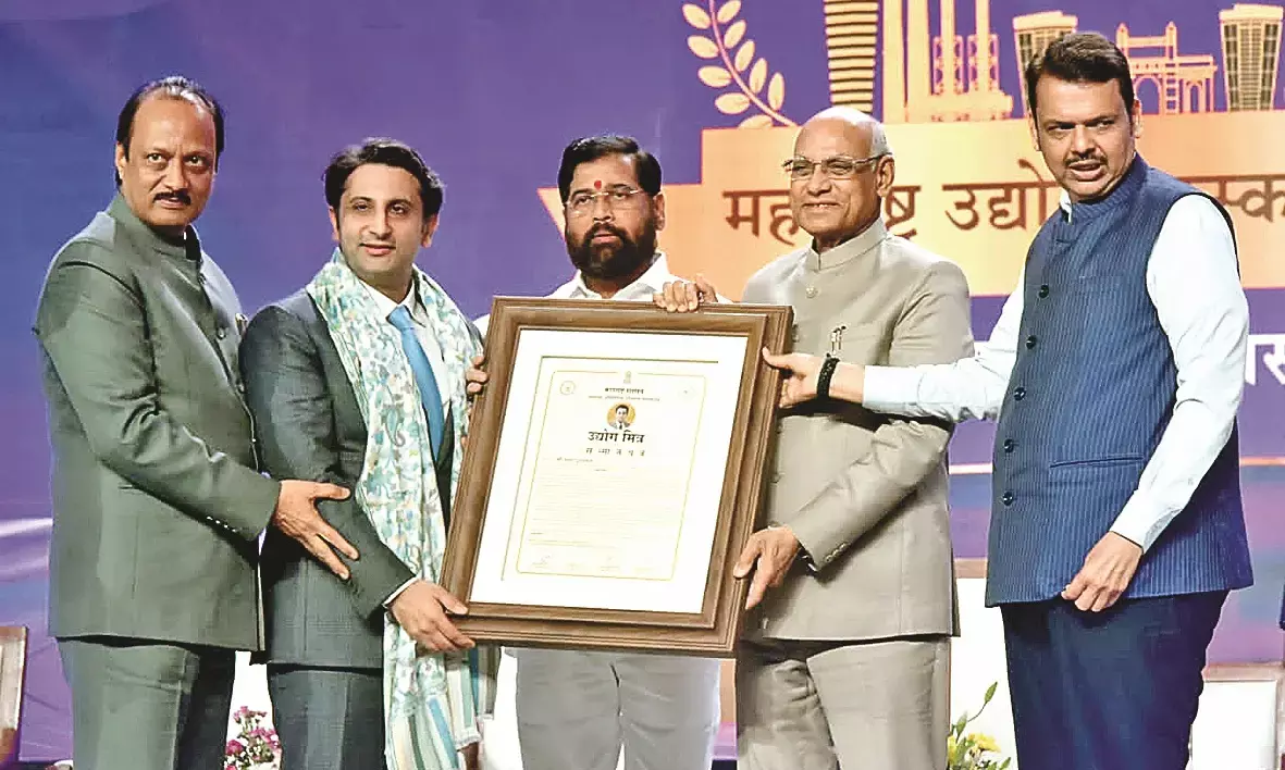 पूनावाला को मिला उद्योग मित्र, गौरी को महिला उद्योगपति और विलास शिंदे को मराठी उद्योगपति पुरस्कार