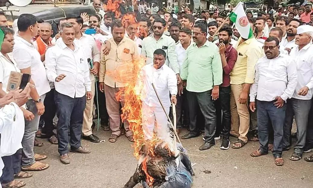 अहमदनगर में किसानों ने रोकी प्याज की नीलामी, बारामती में सांसद सुले ने भी जताया विरोध