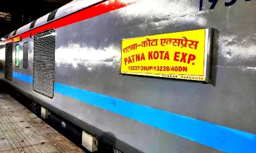 पटना-कोटा एक्सप्रेस ट्रेन में दो यात्रियों की मौत, छह बीमार पटना-कोटा एक्सप्रेस ट्रेन में दो यात्रियों की मौत, छह बीमार