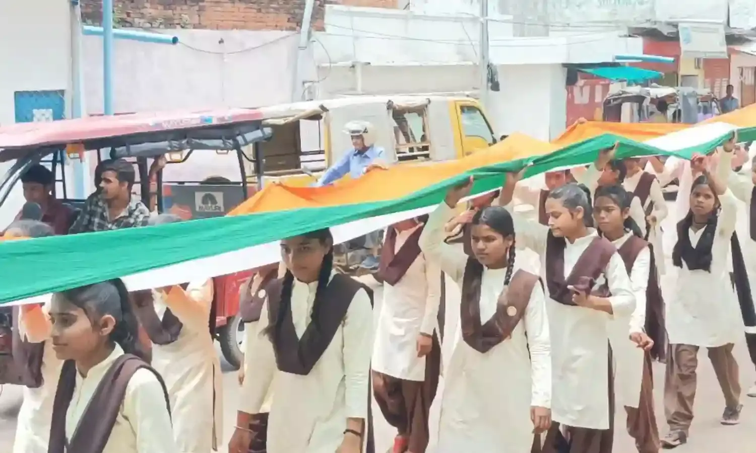 नगर में अखिल भारतीय विद्यार्थी परिषद ने निकाली 750 फिट लंबी तिरंगा यात्रा