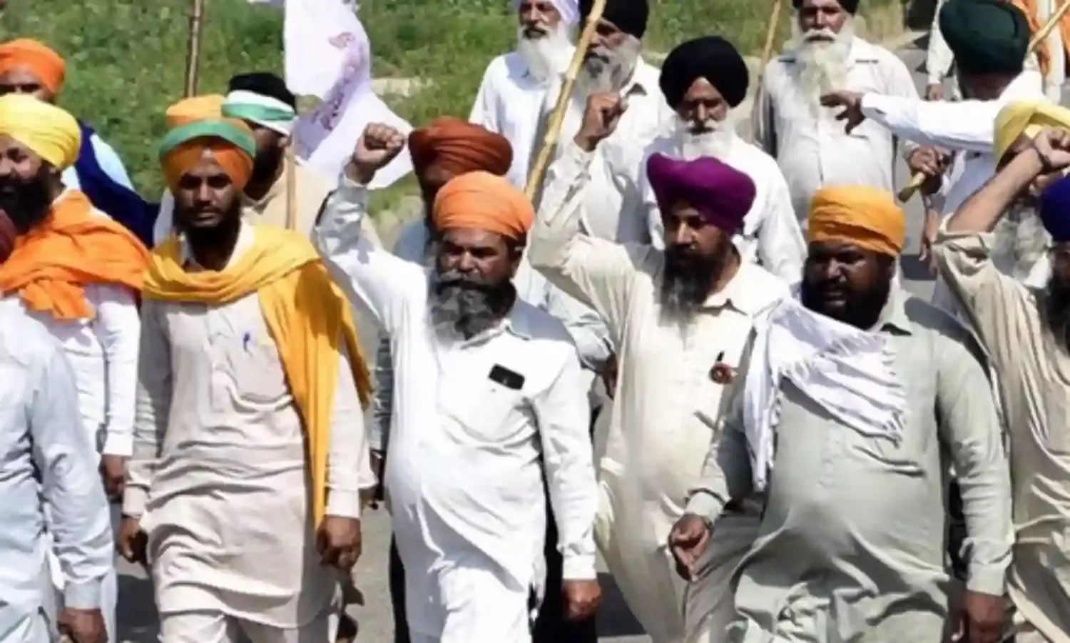 पंजाब व हरियाणा के किसान बाढ़ राहत के लिए बढ़ रहे चंडीगढ़ की ओर