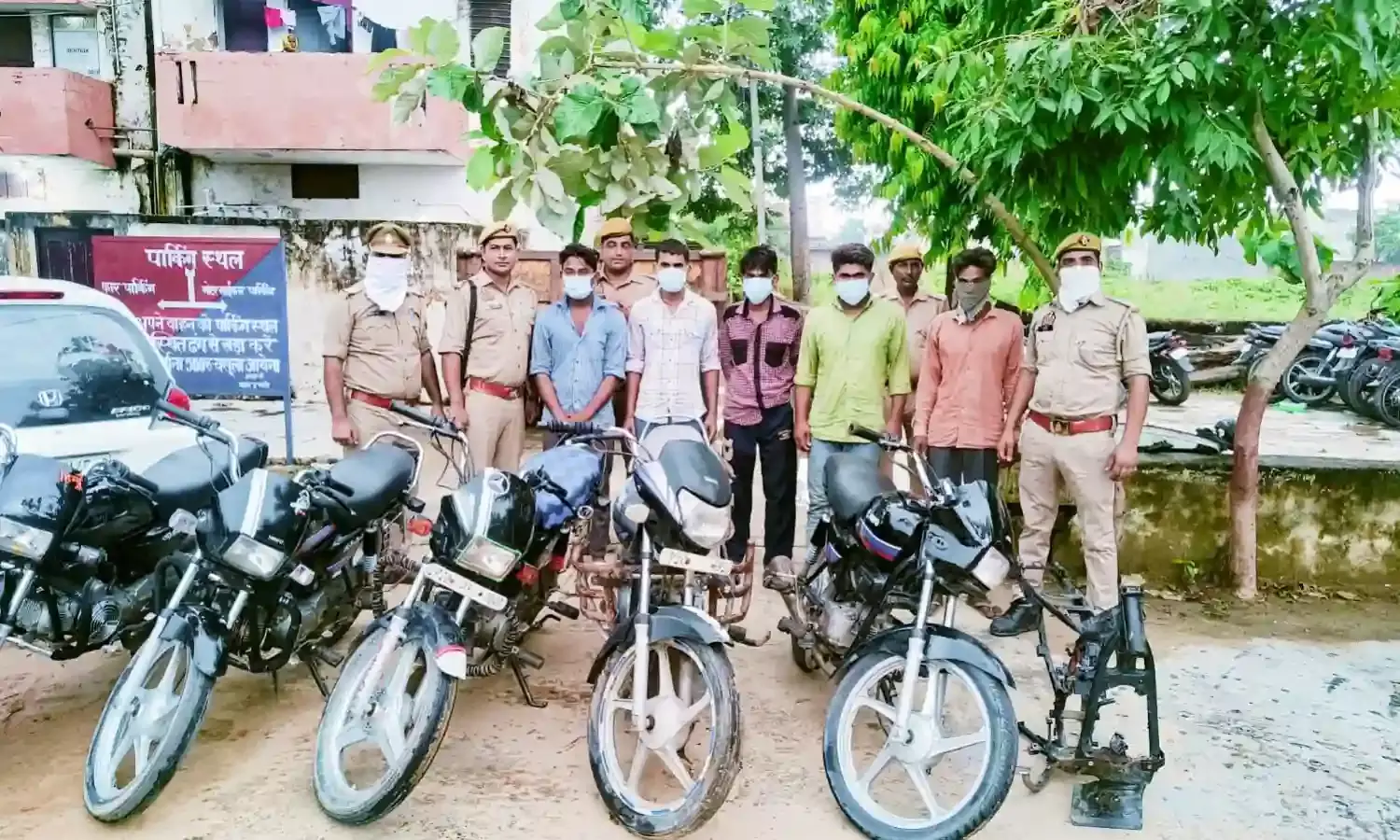 यूपी : 6 शातिर वाहन चोर गिरफ्तार, 5 वाहन बरामद