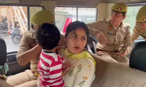 सीमा हैदर के बाद अब बांग्लादेश की सानिया अख्तर बच्चे को लेकर पहुंची नोएडा सीमा हैदर के बाद अब बांग्लादेश की सानिया अख्तर बच्चे को लेकर पहुंची नोएडा