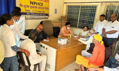 वरिष्ठ नागरिक दिवस पर लगाया शिविर