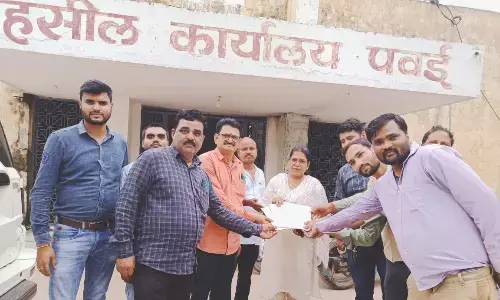 पटवारी संघ ने मांगों को लेकर मुख्यमंत्री के नाम सौंपा ज्ञापन