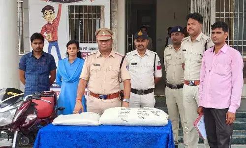 गांजा लेकर मोटर साइकिल से जा रहे दो आरोपी गिरफ्तार गांजा लेकर मोटर साइकिल से जा रहे दो आरोपी गिरफ्तार