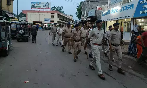 पुलिस द्वारा सार्वजनिक स्थानों पर शराब पीने वालों, सट्टा व जुआ के विरूद्ध की जा रही कार्यवाही पुलिस द्वारा सार्वजनिक स्थानों पर शराब पीने वालों, सट्टा व जुआ के विरूद्ध की जा रही कार्यवाही