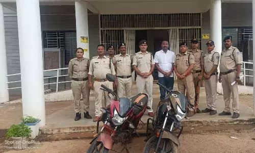 नागमणि बेंचना है कहकर बुलाया, लूटपाट एवं हत्या करने वाले चार आरोपी गिरफ्तार नागमणि बेंचना है कहकर बुलाया, लूटपाट एवं हत्या करने वाले चार आरोपी गिरफ्तार