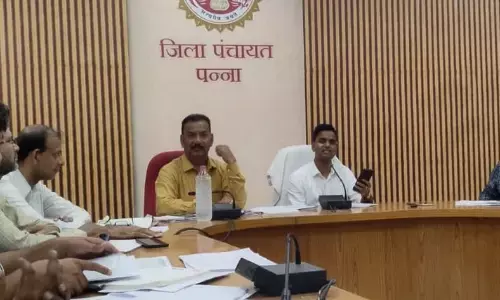 मनरेगा तथा अन्य निर्माण कार्याें की मासिक समीक्षा बैठक सम्पन्न मनरेगा तथा अन्य निर्माण कार्याें की मासिक समीक्षा बैठक सम्पन्न