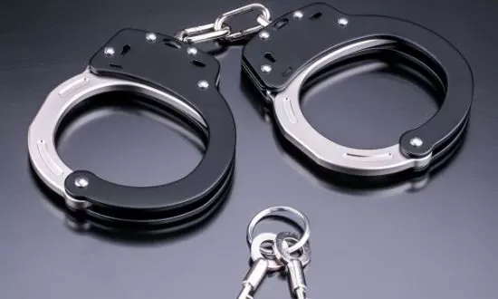 डीटीसी बस का कंडक्टर महिला का यौन उत्पीड़न करने के आरोप में गिरफ्तार डीटीसी बस का कंडक्टर महिला का यौन उत्पीड़न करने के आरोप में गिरफ्तार