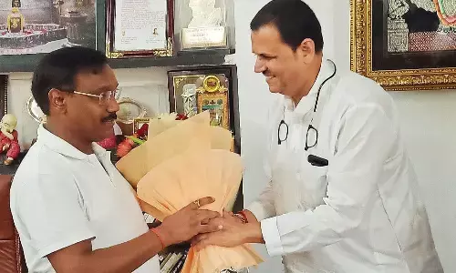 कांग्रेस वर्किंग कमेटी के सदस्य बनने पर पूर्व मंत्री से की पीसीसी मेंबर ने मुलाकात