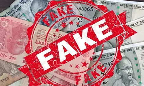 महाराष्ट्रः 50 लाख रुपये के नकली नोटों के साथ गुजरात के दो लोग गिरफ्तार