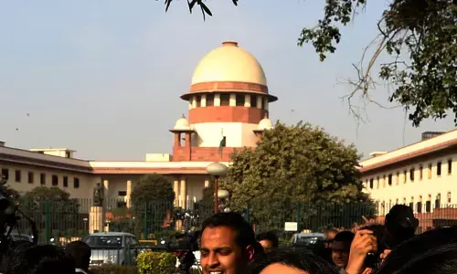 मणिपुर हिंसा: सुप्रीम कोर्ट ने सीबीआई मामलों की सुनवाई गुवाहाटी में करने का दिया निर्देश मणिपुर हिंसा: सुप्रीम कोर्ट ने सीबीआई मामलों की सुनवाई गुवाहाटी में करने का दिया निर्देश