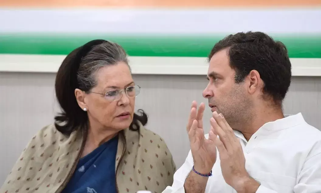 सोनिया गांधी बेटे से मिलने श्रीनगर पहुंची, घाटी के दो दिवसीय निजी दौरे पर हैं राहुल