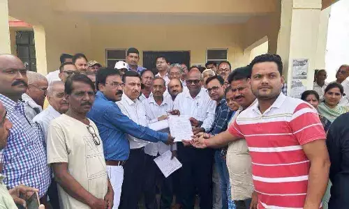 अधीनस्थ लेखा सेवा अधिकारी संघ द्वारा लंबित मांगों के निराकरण के लिए सौंपा गया ज्ञापन अधीनस्थ लेखा सेवा अधिकारी संघ द्वारा लंबित मांगों के निराकरण के लिए सौंपा गया ज्ञापन