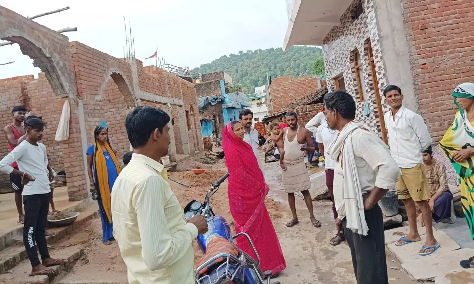 नगर परिषद अजयगढ की अध्यक्ष द्वारा किया गया वार्डों का निरीक्षण नगर परिषद अजयगढ की अध्यक्ष द्वारा किया गया वार्डों का निरीक्षण
