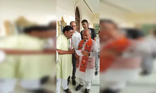 मोहन्द्रा सरपंच व भाजपा मंडल अध्यक्ष ने की केन्द्रीय मंत्री नरेन्द्र सिंह तोमर से भेंट