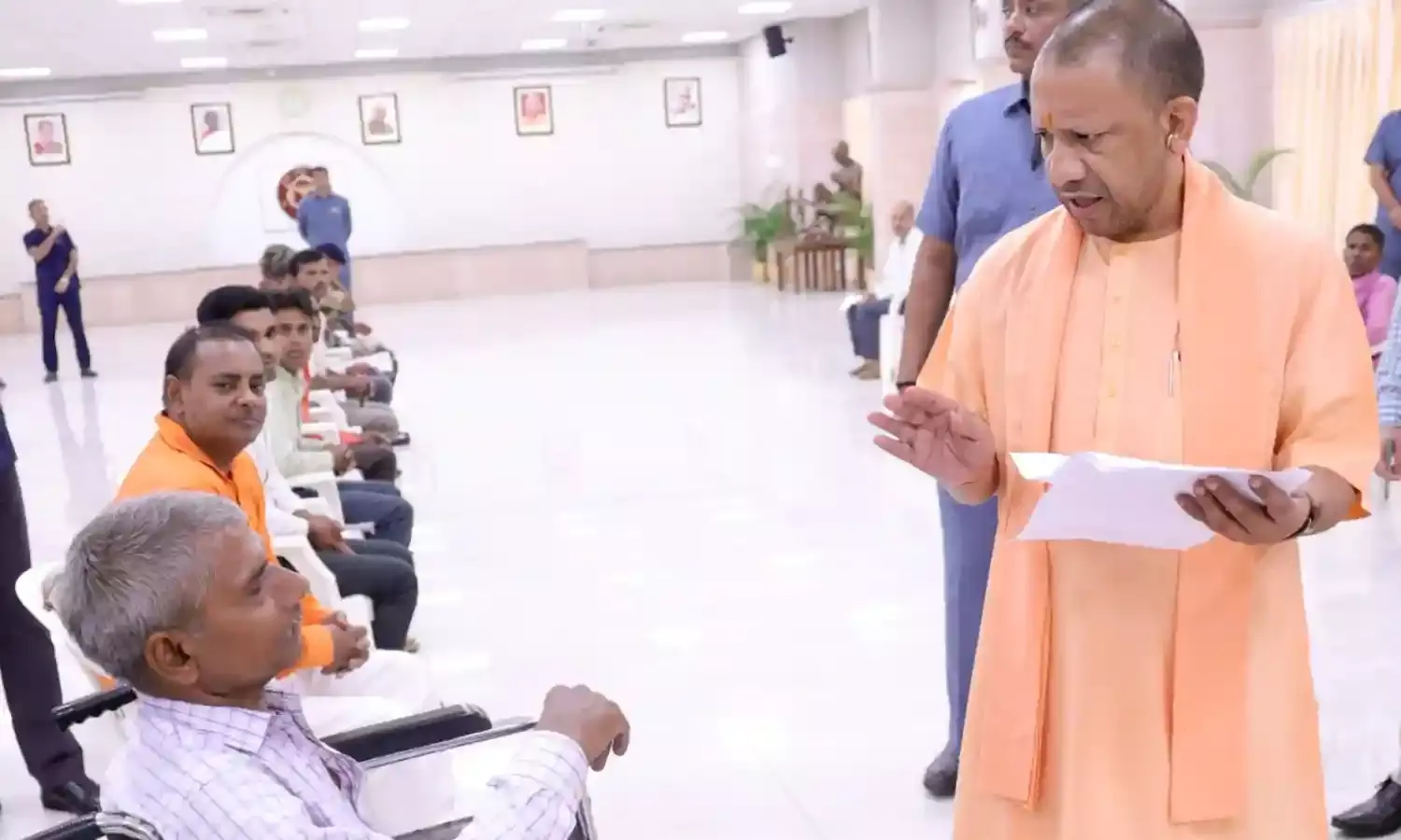 सरकार जनता की हर समस्या के समाधान के लिए है दृढ़ संकल्पित : मुख्यमंत्री योगी