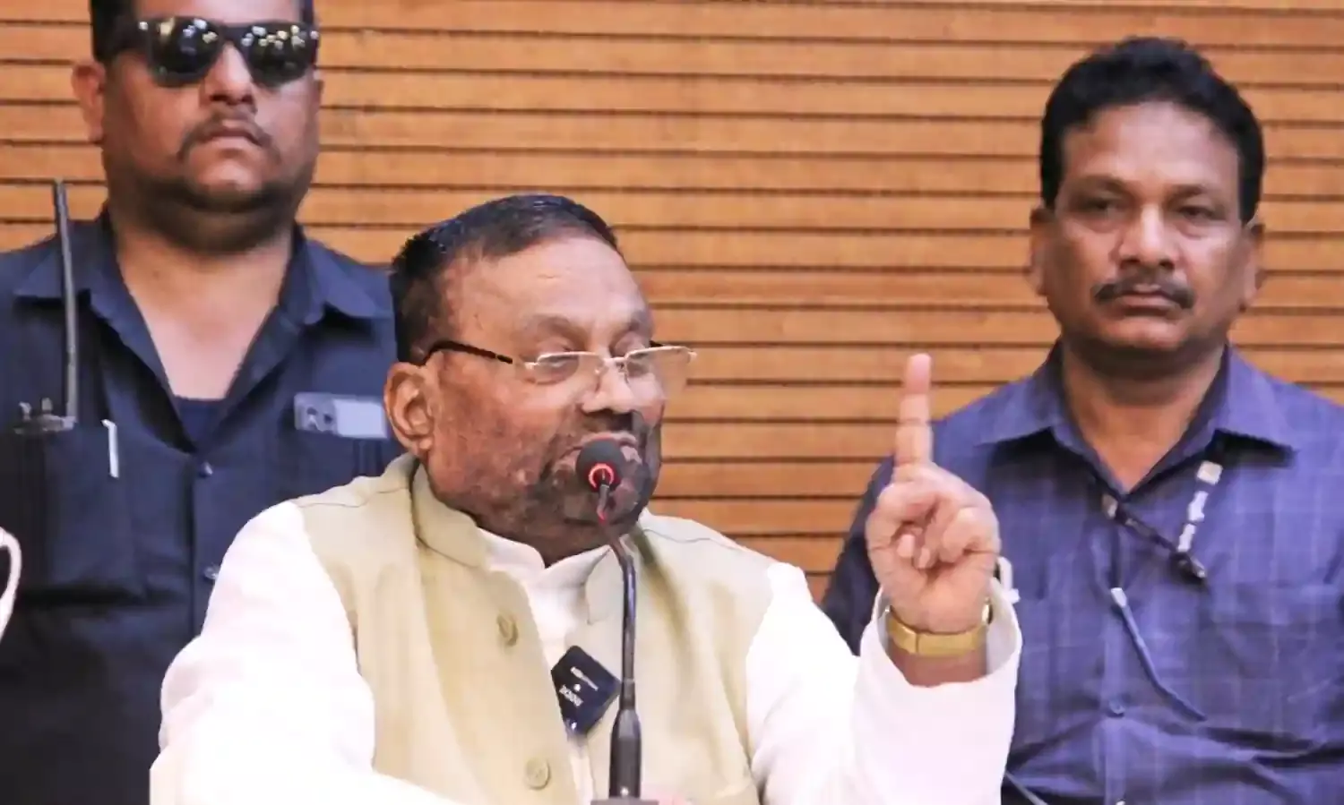स्वामी प्रसाद ने फिर दिया विवादित बयान, हिंदू धर्म को बताया धोखा, भाजपा आगबबूला