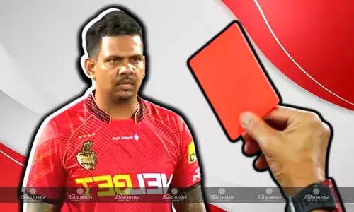 क्रिकेट के मैदान पर अंपायर ने निकाल रेड कार्ड, दस खिलाड़ियों के साथ खेली शाहरुख खान की टीम, जानिए यह अनोखा नियम