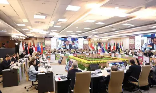 रूस ने यूक्रेन संदर्भ के लिए जी20-सीएसएआर बैठक के परिणाम दस्तावेज़ को नामंजूर किया, चीन ने भी आपत्ति जताई रूस ने यूक्रेन संदर्भ के लिए जी20-सीएसएआर बैठक के परिणाम दस्तावेज़ को नामंजूर किया, चीन ने भी आपत्ति जताई