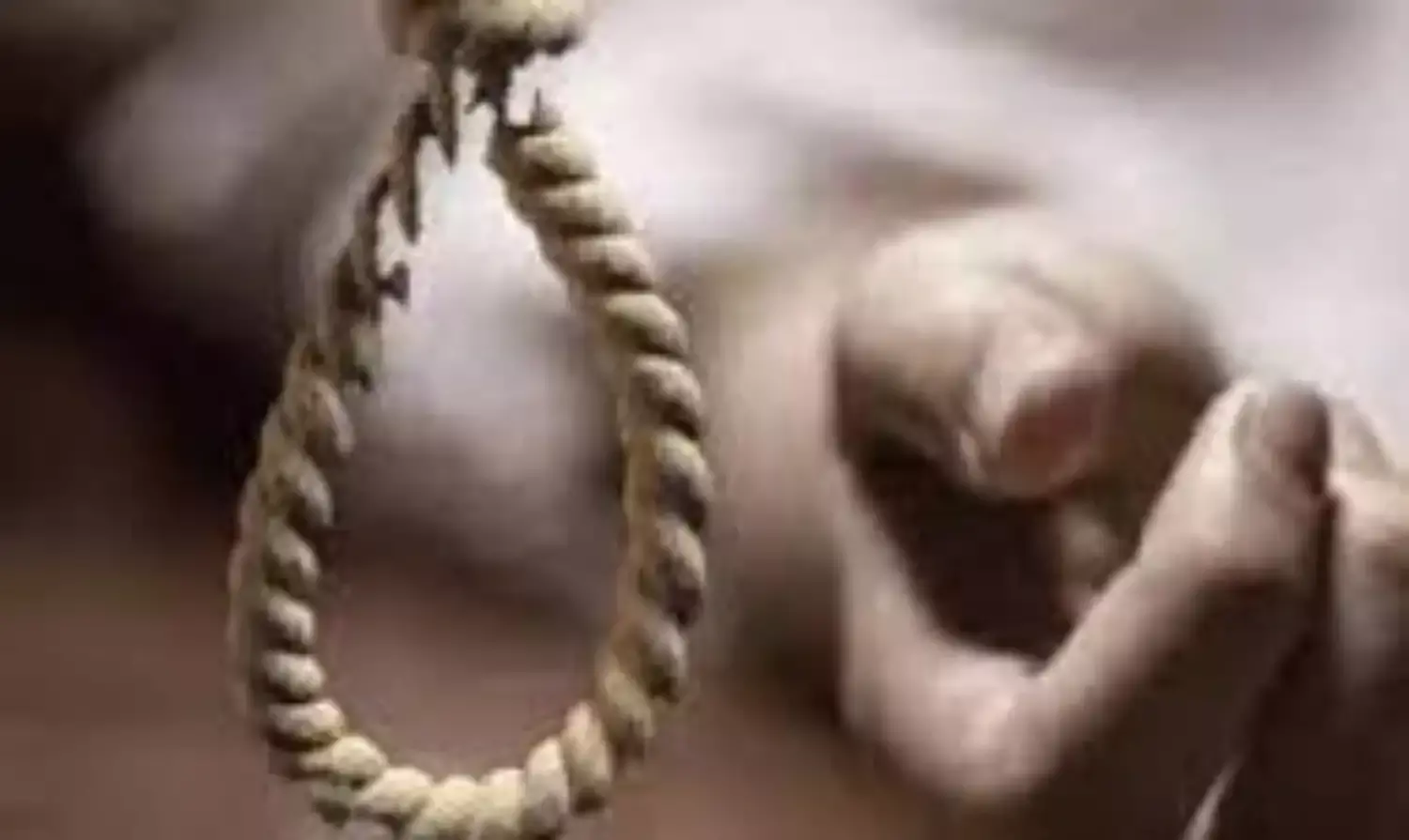 पति ने घर से निकाला तो फांसी झूल गई 3 दिन की भूखी पत्नी