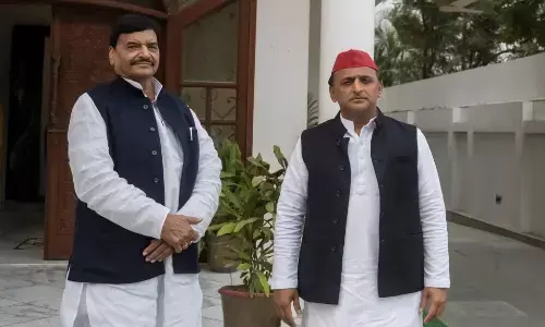 घोसी उपचुनाव: मुकाबला दिलचस्प, सैफई परिवार भी कूदा मैदान में