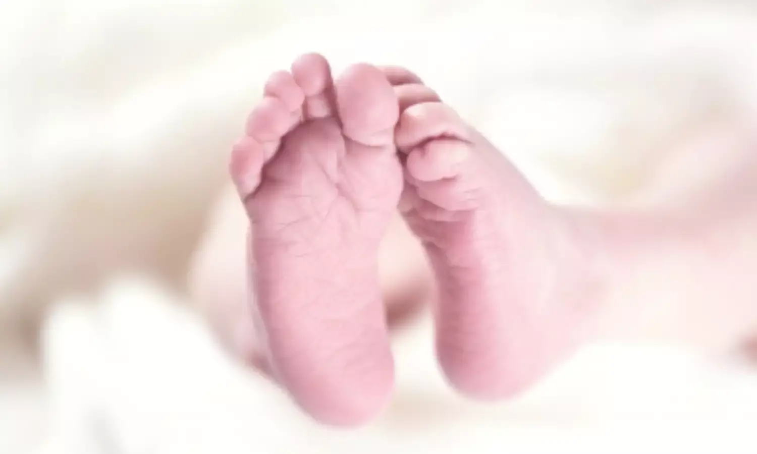 शाहजहांपुर में बच्ची उठाकर भाग रहा था युवक, पकड़े जाने पर मासूम को पटककर मार दिया