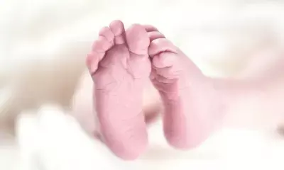 शाहजहांपुर में बच्ची उठाकर भाग रहा था युवक, पकड़े जाने पर मासूम को पटककर मार दिया शाहजहांपुर में बच्ची उठाकर भाग रहा था युवक, पकड़े जाने पर मासूम को पटककर मार दिया