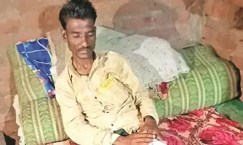 वनरक्षक ने की 2 चरवाहों की बेदम पिटाई वनरक्षक ने की 2 चरवाहों की बेदम पिटाई