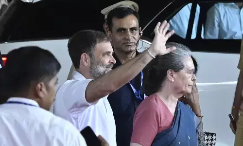 राहुल गांधी का निशाना - अडानी की कंपनी में आया 1 अरब डॉलर रुपया किसका राहुल गांधी का निशाना - अडानी की कंपनी में आया 1 अरब डॉलर रुपया किसका