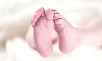 शाहजहांपुर में बच्ची उठाकर भाग रहा था युवक, पकड़े जाने पर मासूम को पटककर मार दिया शाहजहांपुर में बच्ची उठाकर भाग रहा था युवक, पकड़े जाने पर मासूम को पटककर मार दिया