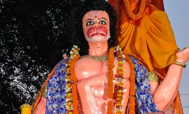 बिहार : रक्षाबंधन के दिन गोपालगंज में महावीरी अखाड़ा मेला का होता है आयोजन, युवा, बुजुर्ग दिखाते हैं करतब