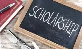 स्कॉलरशिप की रकम जमा नहीं होने से कॉलेजों ने रोके दस्तावेज