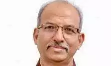 पूर्व सांसद महात्मे का पासपोर्ट लौटाया