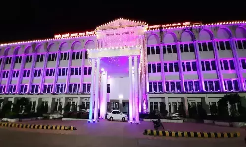 शार्ट फिल्म स्पर्धा में 1 लाख के पुरस्कार बांटेगी यूनिवर्सिटी शार्ट फिल्म स्पर्धा में 1 लाख के पुरस्कार बांटेगी यूनिवर्सिटी