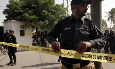 पाकिस्तान : आतंकवादियों के साथ मुठभेड़ में एक सेना अधिकारी और दो जवान मारे गए पाकिस्तान : आतंकवादियों के साथ मुठभेड़ में एक सेना अधिकारी और दो जवान मारे गए