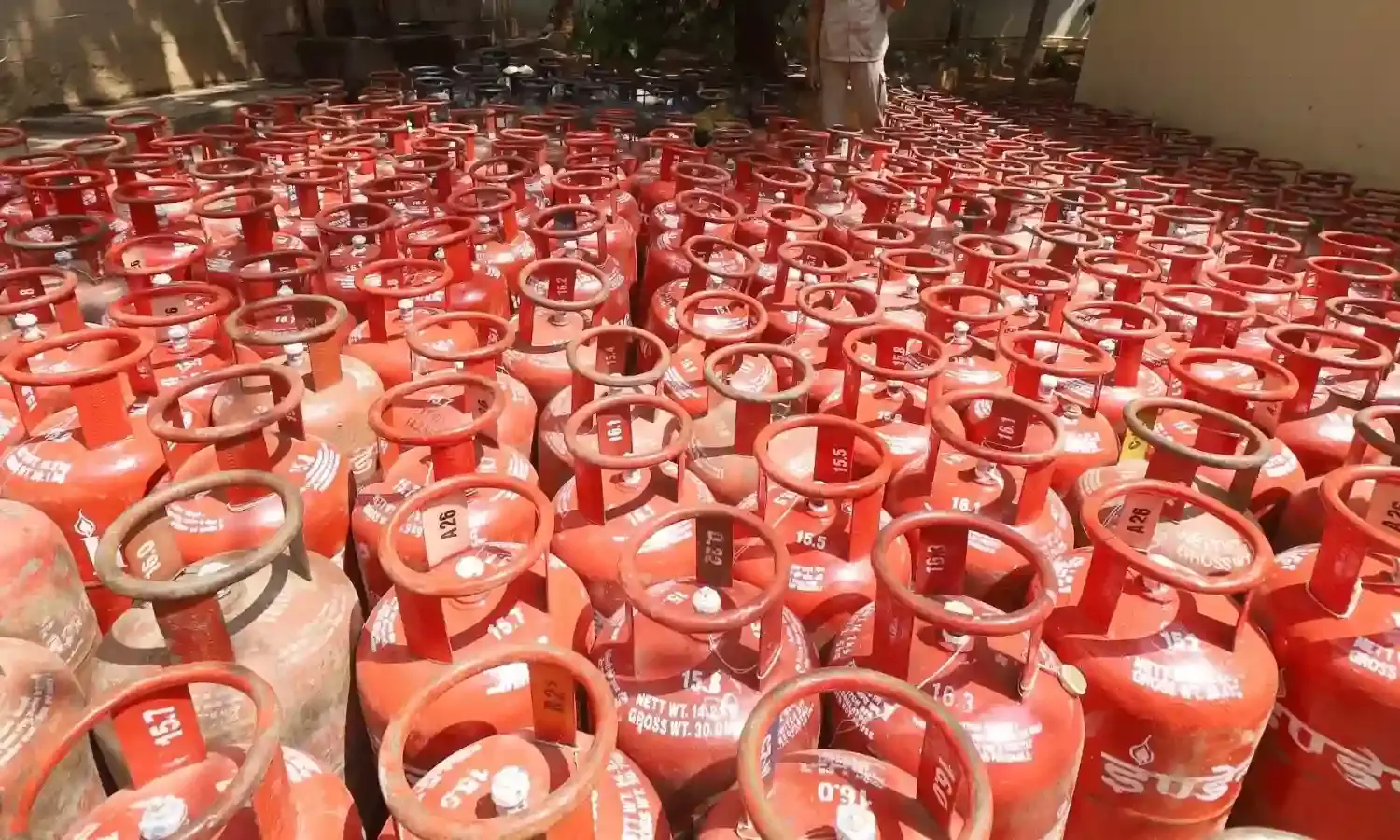 चुनावी साल में सौगातें लेकर भाजपा भी मैदान में, फिर चर्चा में रेवड़ी पॉलिटिक्स