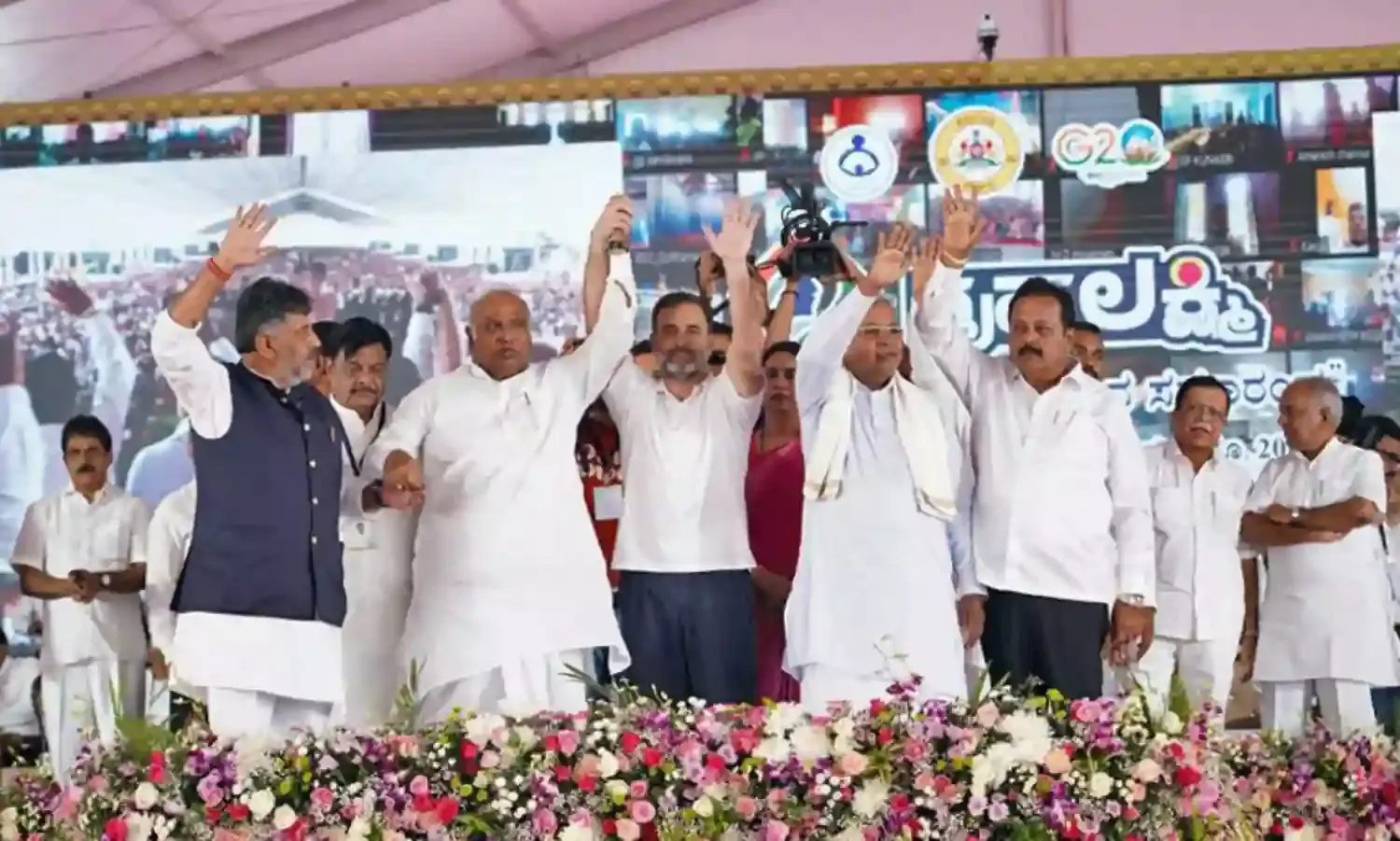 कर्नाटक कांग्रेस की मुफ्त सुविधाओं के आगे भाजपा को चुनाव में डगमगाने की आशंका
