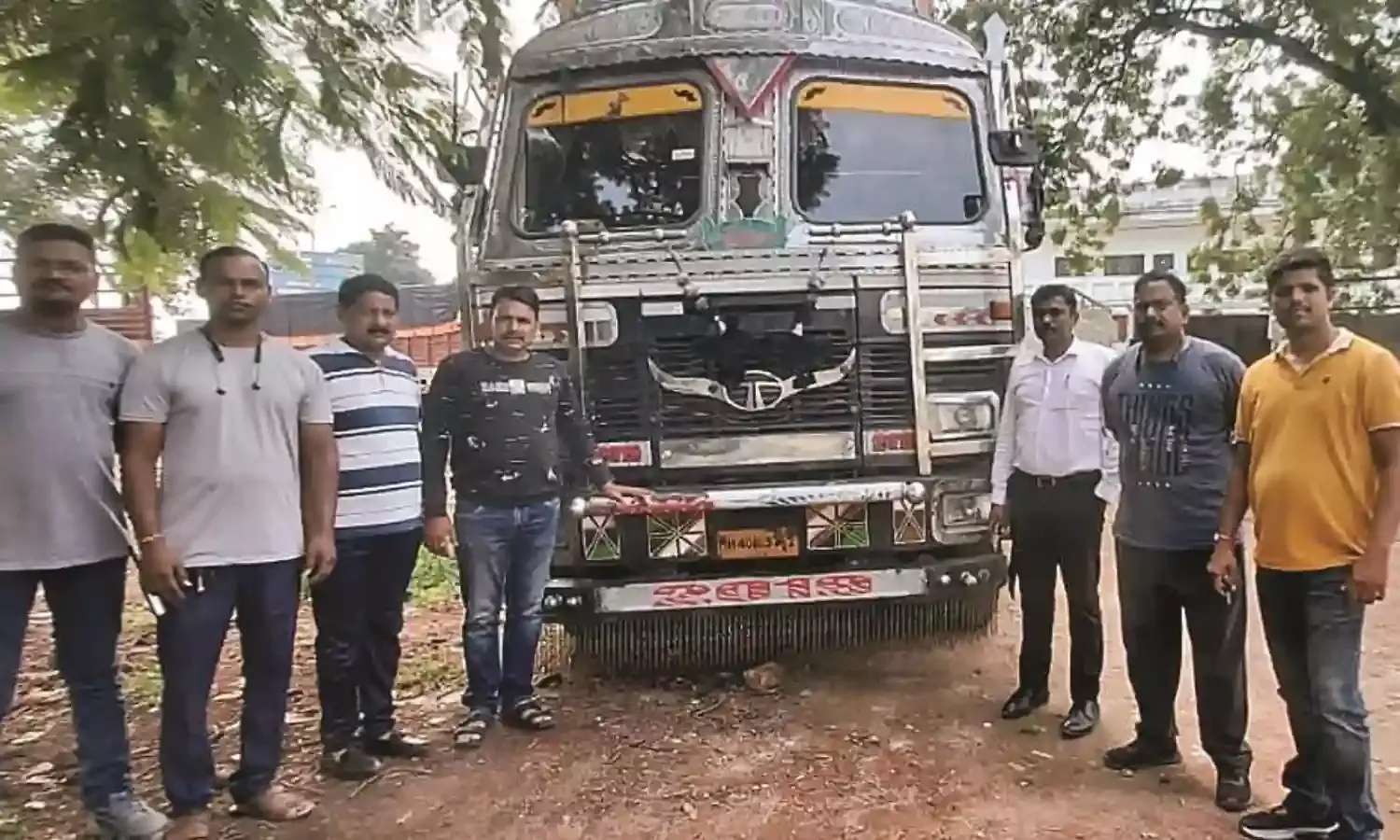 कामठी में 12 लाख का गोमांस जब्त, तस्कर ट्रक छोड़कर भागे