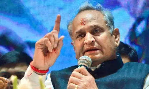 कांग्रेस की नजर मुफ्त सुविधाओं के साथ राजस्‍थान में सत्ता वापसी पर