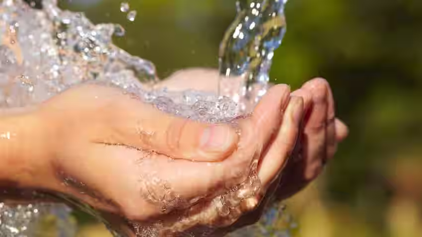 बूंद बूंद पानी बचाने की कवायद में जुटा मनपा का जल विभाग बूंद बूंद पानी बचाने की कवायद में जुटा मनपा का जल विभाग