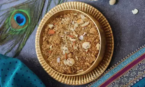 कृष्ण जन्माष्टमी पर इस आसान रेसिपी से धनिया पंजीरी बनाकर, भगवान को लगाएं भोग