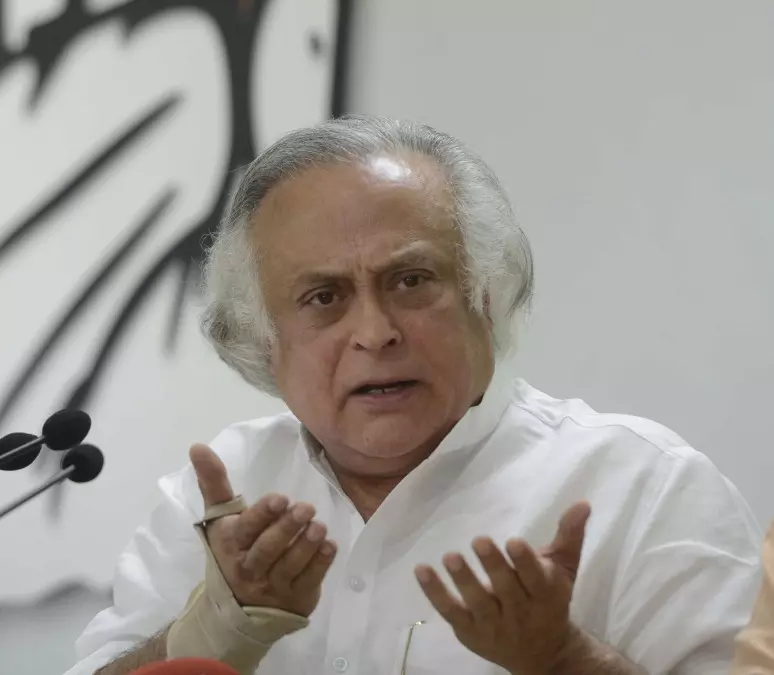 भारतमाला परियोजना पर सीएजी की रिपोर्ट को लेकर कांग्रेस ने सरकार पर कसा तंज भारतमाला परियोजना पर सीएजी की रिपोर्ट को लेकर कांग्रेस ने सरकार पर कसा तंज