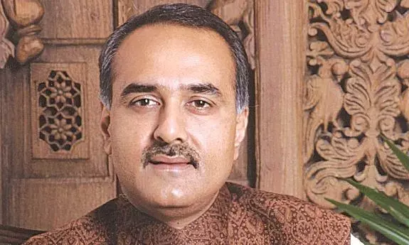दूसरे पक्ष को बनाना पड़ेगा नया चिन्ह और पार्टी
